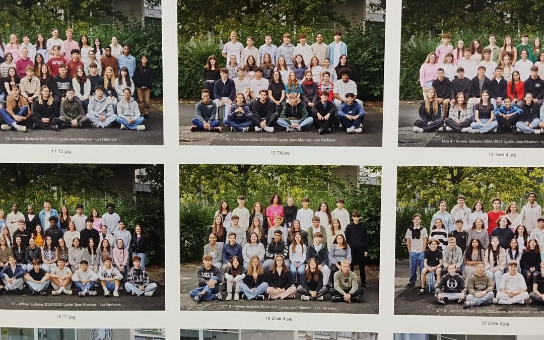 Les Terminales Bac Pro Accueil en action lors des photographies de classe